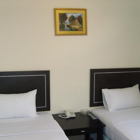 Hotel Orient Johor Bahru Kültér fotó
