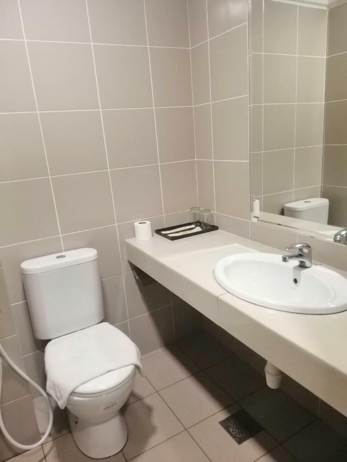 Hotel Orient Johor Bahru Kültér fotó